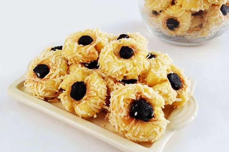Resep Thumbprint Kelapa 500 Gram, Kue Kering Favorit Keluarga